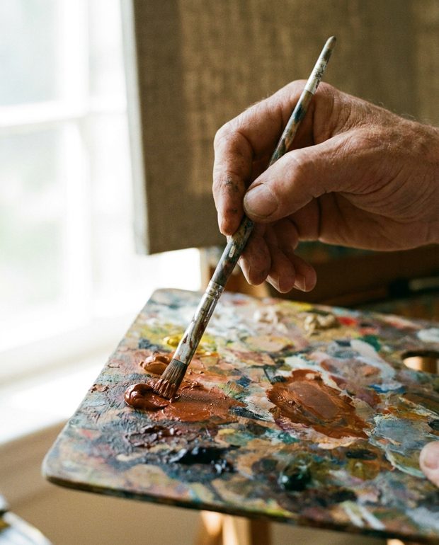 Mixing burnt sienna on the palette