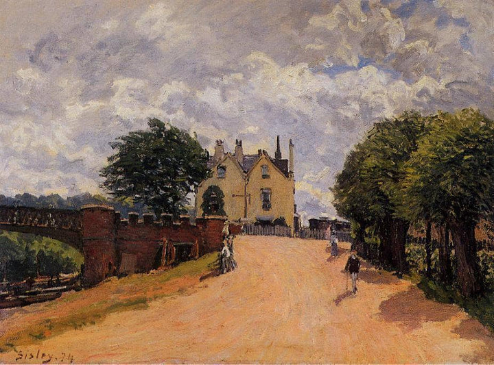 Inn at East Molesey with Hampton Court Bridge by Alfred Sisley — hand-painted architectural oil painting reproduction on canvas